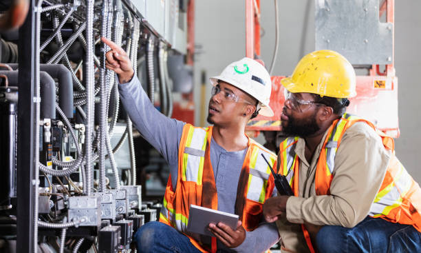 Best Electrical Contractors for Businesses  in Shoreline, WA